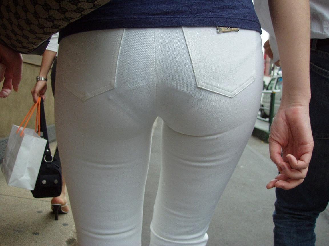 【パン線注意】街角でこういうパンティーライン浮きまくりの女見ると前かがみになっちゃうヤツ