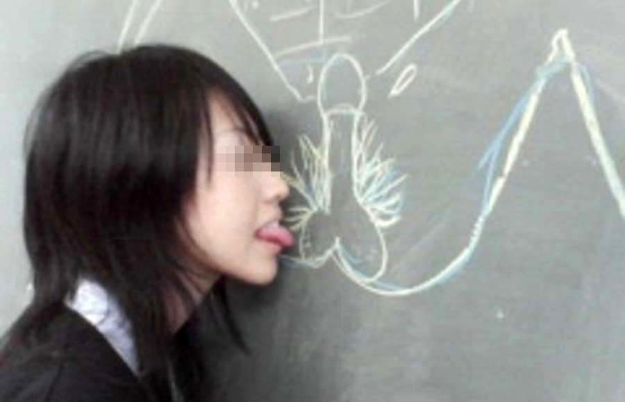 【おふざけ画像】悪ノリしたJ系やリア充ギャルのおふざけ画像がエロすぎる